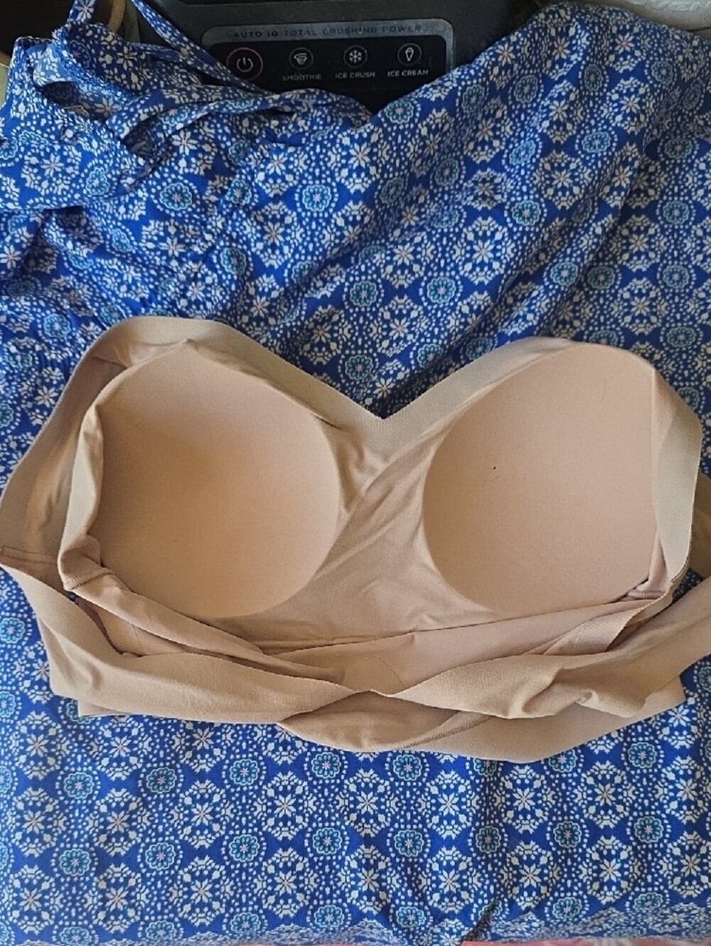 Floatley wireless Beige Nude V-Neck Wireless Seamless Bra - Picture 4 of 6